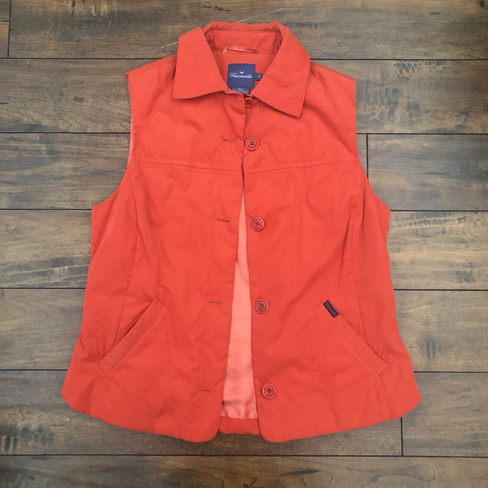 Facconable Button Vest